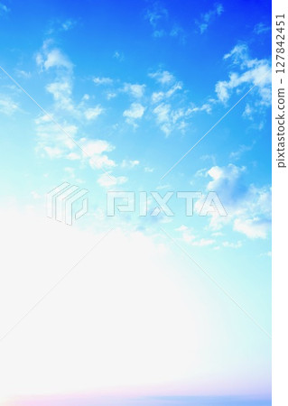 早晨太陽照亮的雲彩 早晨太陽照亮的雲彩 127842451