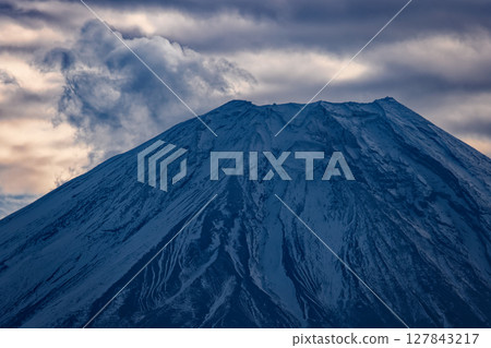 Cloud-filled Mt. Fuji seen from the summit of Amagatake 127843217