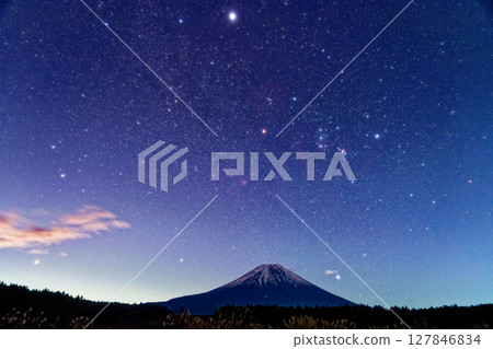 Orion rising over Mount Fuji as seen from Asagiri Plateau 127846834