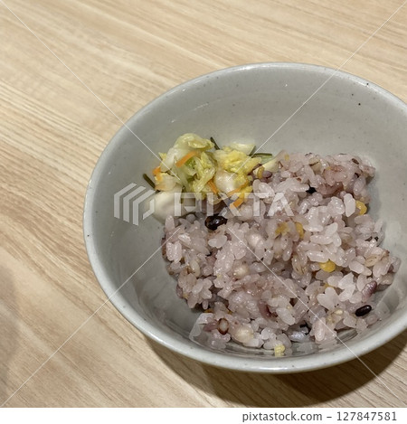 雜糧飯配醃菜－少米飯 127847581