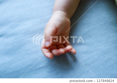 寶貝的小手 127848624