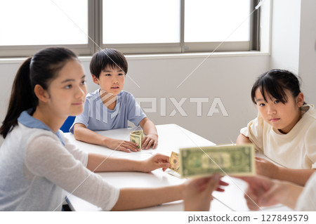 金錢階層 127849579