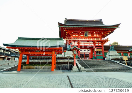 Kyoto Prefecture, Fushimi Inari Taisha Shrine Tower Gate & Chozuya, Fukakusa Yabunouchicho, Fushimi Ward, Kyoto City, February 2022 127850619