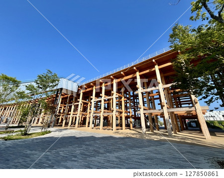 大阪關西世博會2025：世界最大木造建築，大型屋頂環 127850861