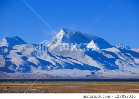 Mount  Namu Na'ni Peak landscape in tibet, China 127852336
