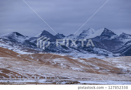 Mount Kailash landscape in tibet, China Mount Kailash landscape in tibet, China 127852338