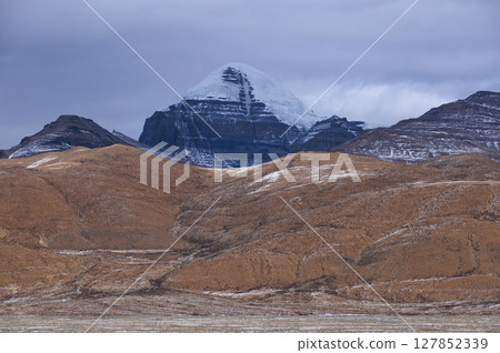 Mount Kailash landscape in tibet, China Mount Kailash landscape in tibet, China 127852339