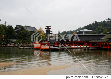 Miyajima Itsukushima Shrine Hiroshima Prefecture Miyajima Itsukushima Shrine Hiroshima Prefecture 127852374