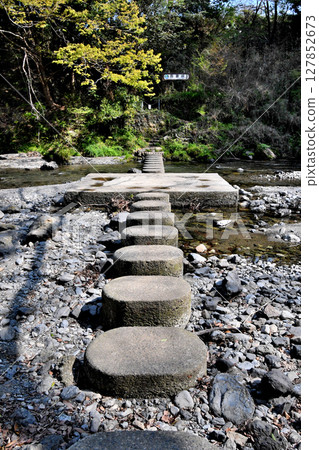 A small, hidden gorge in the Tokyo metropolitan area: Irumagawa and Agatsuma Gorge 127852673
