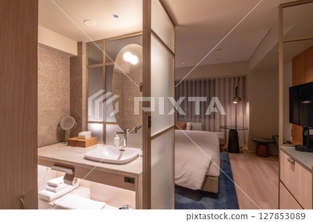 札幌市豪華酒店札幌萬怡酒店的客房、盥洗室和浴室 127853089