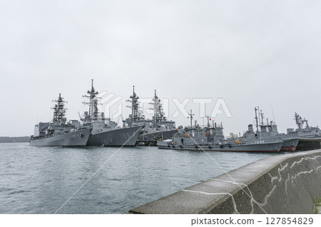 A Maritime Self-Defense Force escort ship seen from a park in the rain A Maritime Self-Defense Force escort ship seen from a park in the rain 127854829