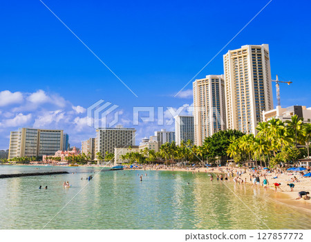 Hawaii: Waikiki Beach in the afternoon 127857772