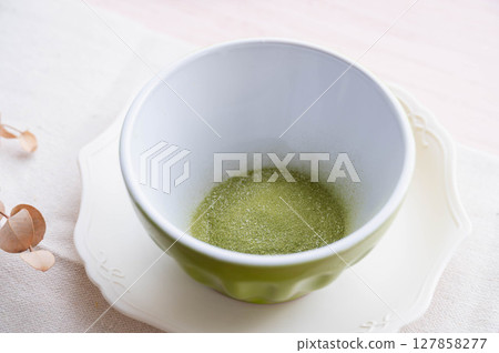 抹茶牛奶粉 127858277