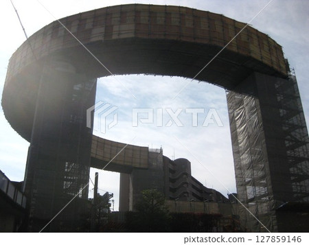 I took this photograph of the Tokadai Line elevated track which is currently being removed. I took this photograph of the Tokadai Line elevated track which is currently being removed. 127859146