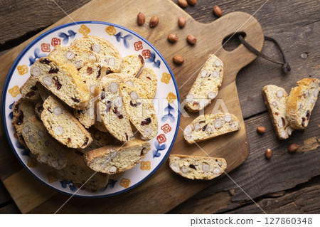 biscotti - traditional Italian cookies biscotti - traditional Italian cookies 127860348