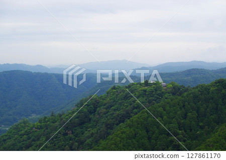 Bitchu Matsuyama Castle and mountains from the observation deck 127861170