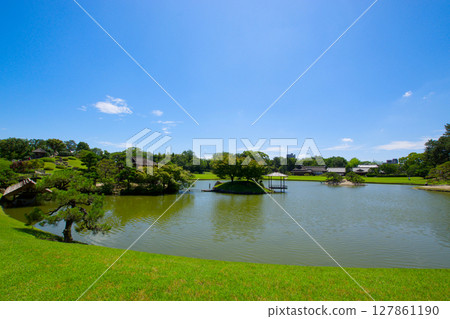 Scenery of Okayama Korakuen, one of the "Three Great Gardens of Japan" 127861190