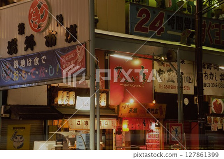 [Night view and Tsukiji] Tsukiji outer market and stores 127861399