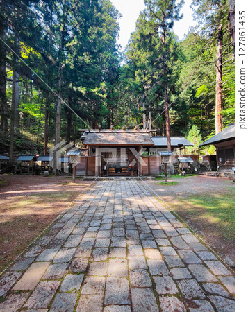 Nishina Shinmei Shrine: Shrine gate and worship hall 127861435