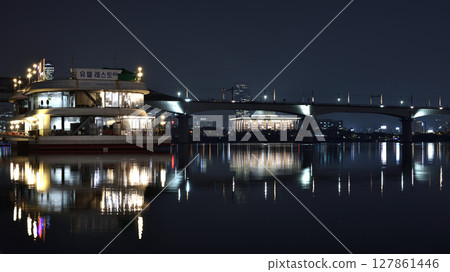 Han river Hangang and panoramic cityscape of Seoul, capital of South Korea at night 127861446