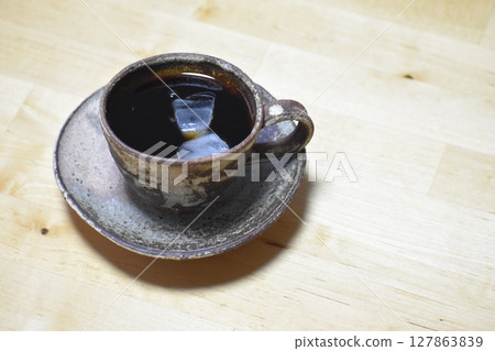 您想喝杯咖啡休息一下嗎? 您想喝杯咖啡休息一下嗎? 127863839