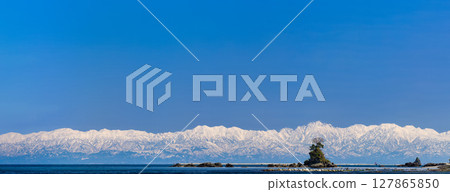 [High Resolution Panorama] Toyama Prefecture_Amaharashi Coast at Dawn 127865850