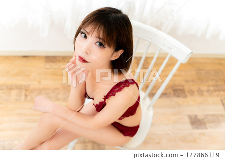 Japanese woman in underwear 127866119