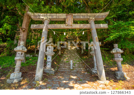 Himuro Shrine, Fujikawa Town, Yamanashi Prefecture 127866343