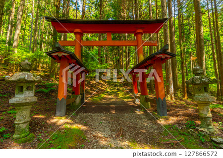 Himuro Shrine, Fujikawa Town, Yamanashi Prefecture Himuro Shrine, Fujikawa Town, Yamanashi Prefecture 127866572