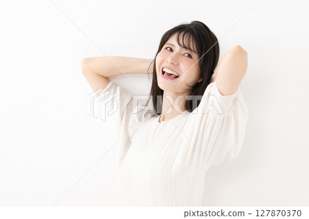 一個微笑的中年婦女 一個微笑的中年婦女 127870370