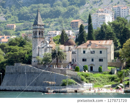 Historic Viskovic Palace Overlooking the Tranquil Beach in Perast, Montenegro Historic Viskovic Palace Overlooking the Tranquil Beach in Perast, Montenegro 127871720