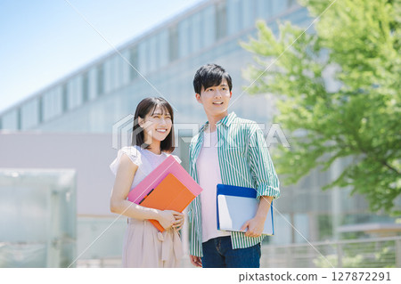 大學生，大學校園，職校學生，藍天 127872291