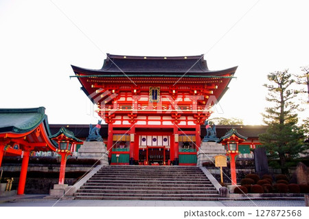 Kyoto Prefecture, Fushimi Inari Taisha Shrine Tower Gate, Fukakusa Yabunouchicho, Fushimi Ward, Kyoto City, February 2022 Kyoto Prefecture, Fushimi Inari Taisha Shrine Tower Gate, Fukakusa Yabunouchicho, Fushimi Ward, Kyoto City, February 2022 127872568