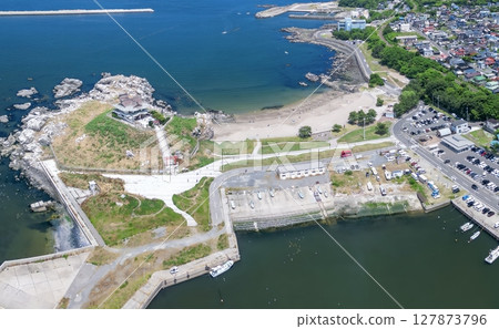 "Aomori Prefecture" Drone takes aerial photographs of black-tailed gull breeding ground near Kabushima, Tanesashi Beach "Aomori Prefecture" Drone takes aerial photographs of black-tailed gull breeding ground near Kabushima, Tanesashi Beach 127873796