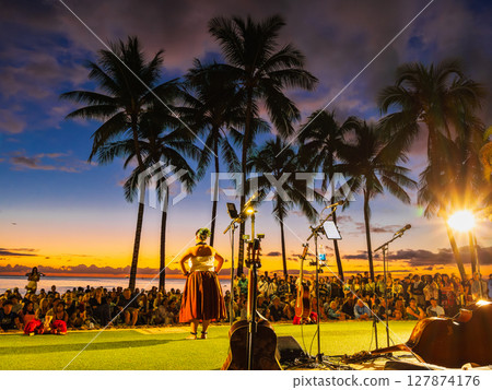 Hawaii, Waikiki hula dance show *Some parts soft focus Hawaii, Waikiki hula dance show *Some parts soft focus 127874176