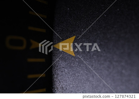 Yellow pointer arrow selects zero, equipment setup 127874321