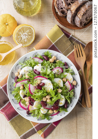 Turnip and radish salad 127878067