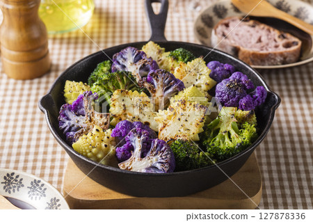 Grilled Romanesco Salad Grilled Romanesco Salad 127878336