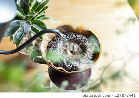 drip coffee 127878441