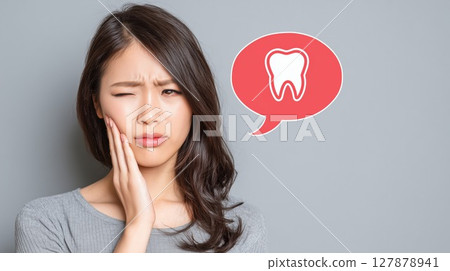 Woman with back toothache 127878941