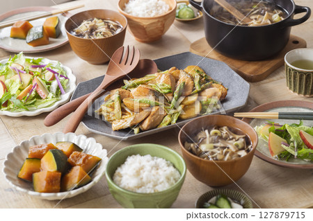 promptly-fried salmon 127879715