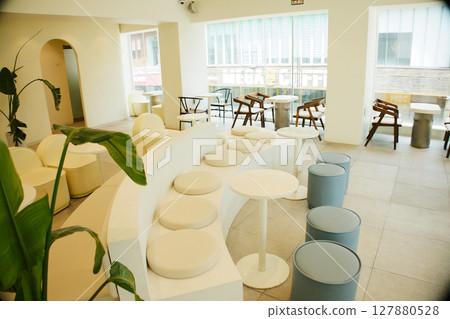 busan cafe 127880528