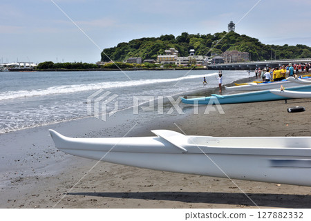 Cheering at the outrigger races held at Katase Kaigan Higashihama 127882332