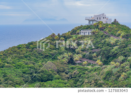 (鹿兒島縣)佐多岬展望台與近海船舶 (鹿兒島縣)佐多岬展望台與近海船舶 127883043