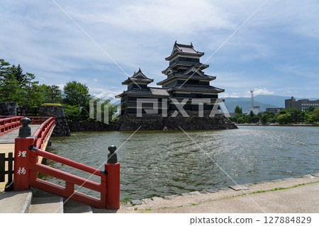 Matsumoto Castle, castle tower, daytime 127884829