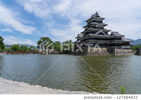 Matsumoto Castle, castle tower, daytime 127884832