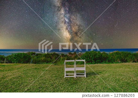 Hill with a view of the sea 127886203