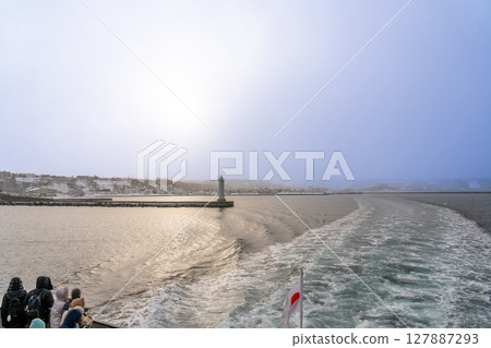 從北海道網走日落巡航出發的“極光流冰觀光破冰船”上眺望路邊站“流冰街道網走” 從北海道網走日落巡航出發的“極光流冰觀光破冰船”上眺望路邊站“流冰街道網走” 127887293