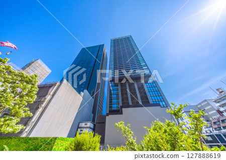Tokyo cityscape in Japan, including World Tower Residences and the World Trade Center Building South Tower (left) 127888619