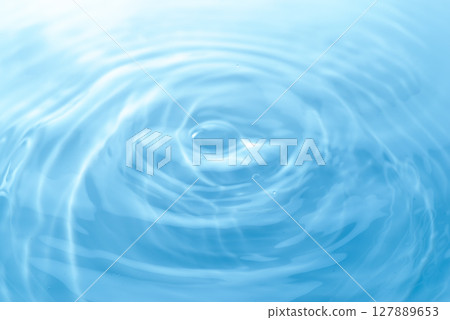 水面上美麗的漣漪 127889653